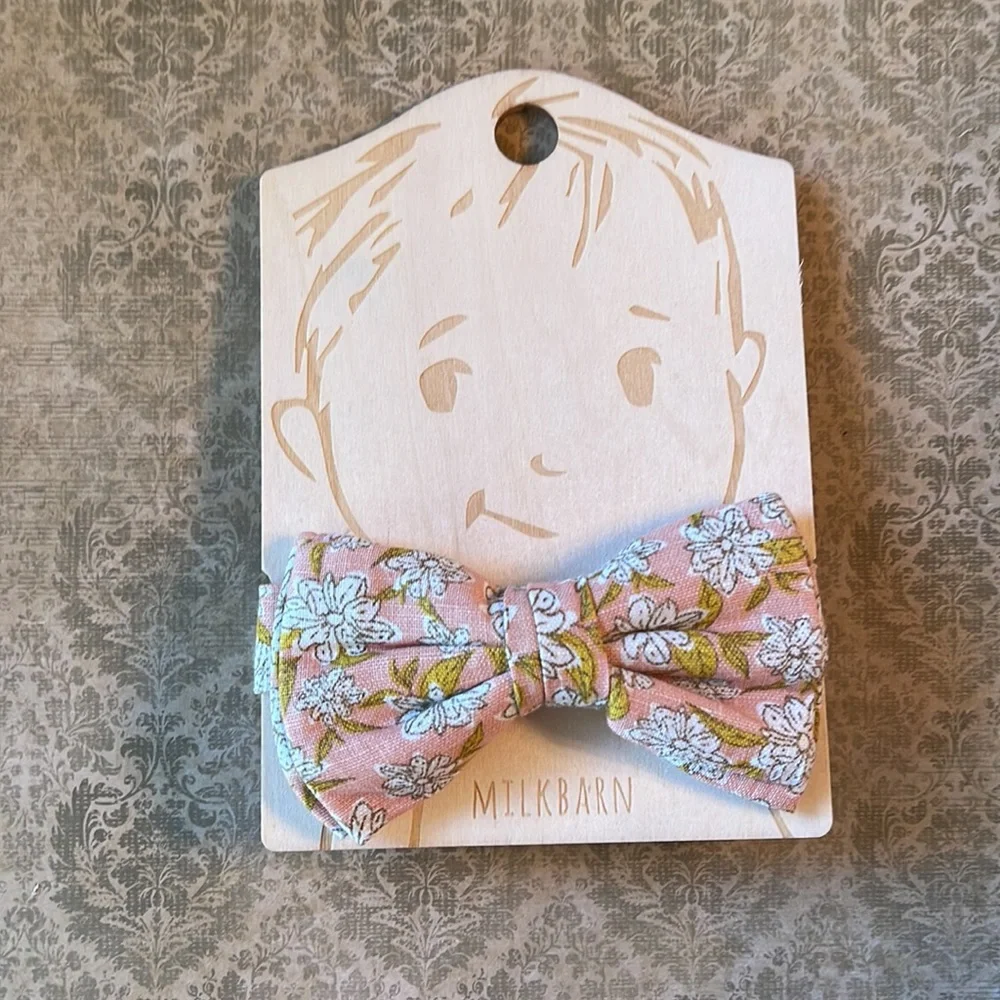 MilkBarn Bow Tie